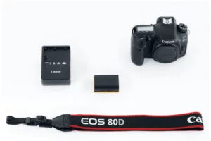 eos80d-ef-s18-135-kit-body--