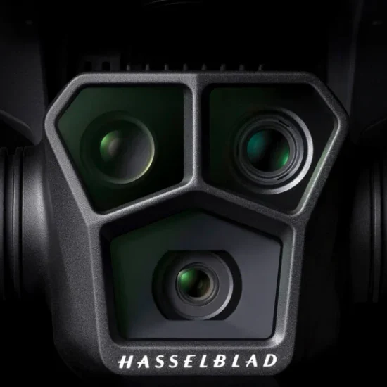 dji-mavic-3-pro-hasselblad-camera-triple-camera-800x578