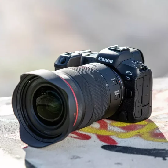 eos-r5_martin_bissig_lifestyle_05_c629aad3c2154f34b3d7d7ba5a509196
